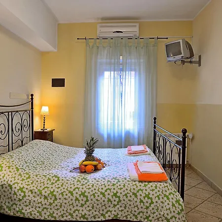 Le 4 Meraviglie Hotel